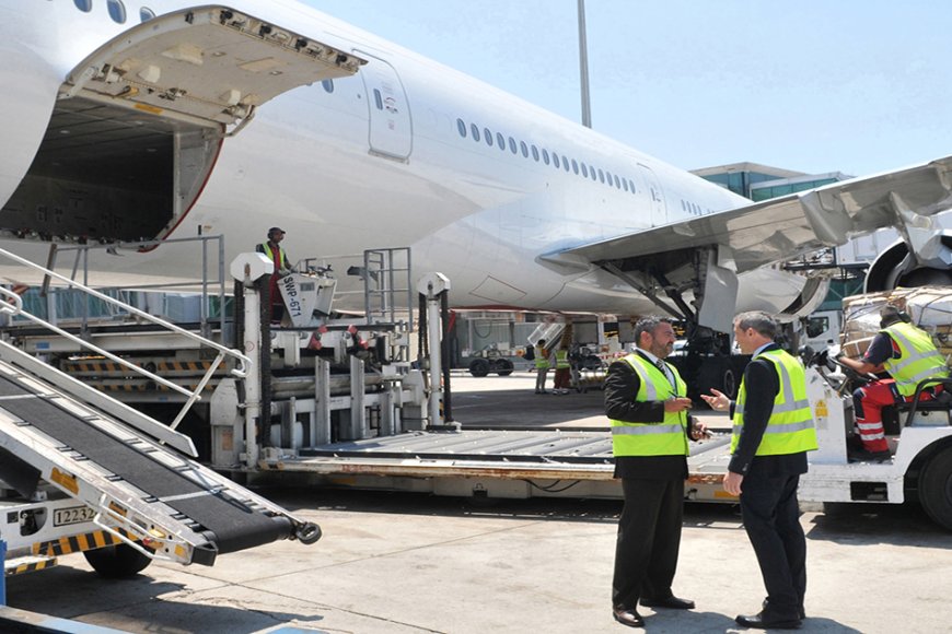 LUANDA SALVA LIGAÇÕES AÉREAS APÓS CRISE DE COMBUSTÍVEL NA NAMÍBIA