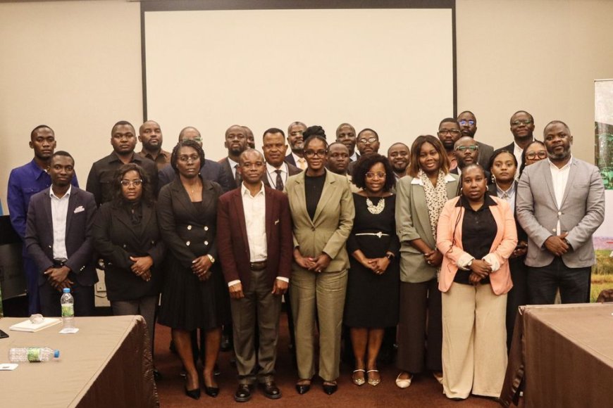 MINISTÉRIO DO AMBIENTE CRIA COMITÉ DE PILOTAGEM PARA PROJECTO MIOMBO E MOPANE